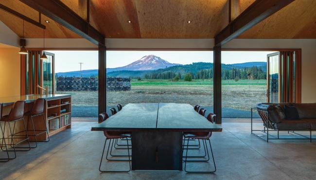 Centor 205 Integrated Folding Doors overlooking mountain views